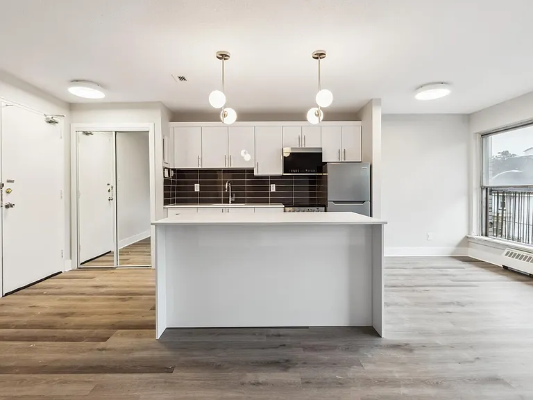 325 Besserer St — Photo 39