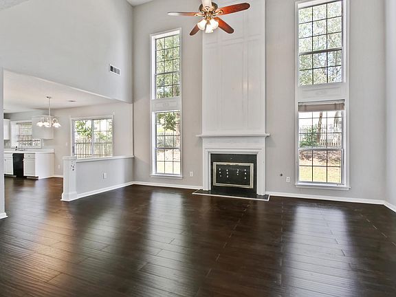 Great Room - Fresh new paint, brand new engineering wood floor