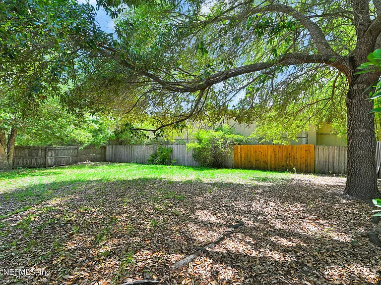 10810 Stanton Hills Dr E — Photo 31