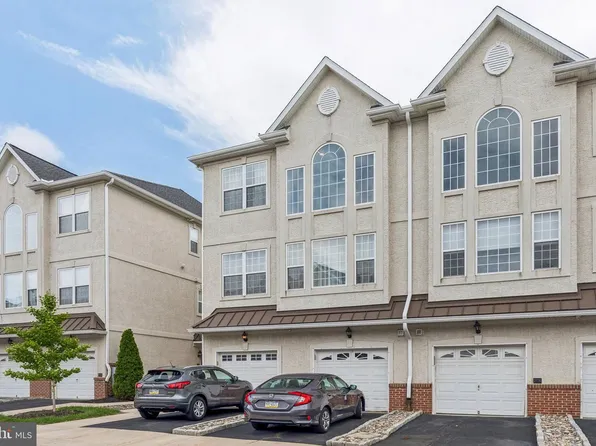 2134 Verona Dr, Philadelphia, PA 19145