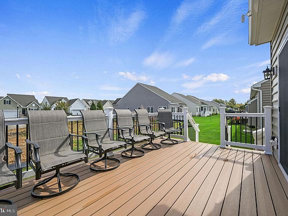 5th image of 100 New Village Ln