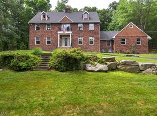 166 W Mountain Rd, Sparta, NJ 07871