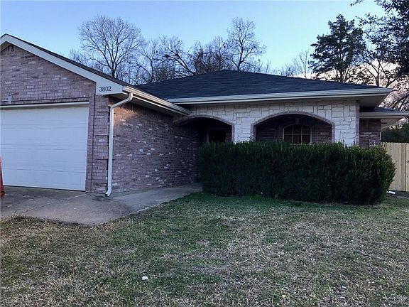 3rd image of 3802 Kiest Knoll Dr