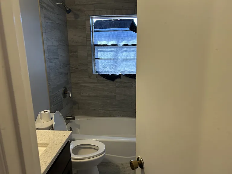 313 Sparta St — Photo 10