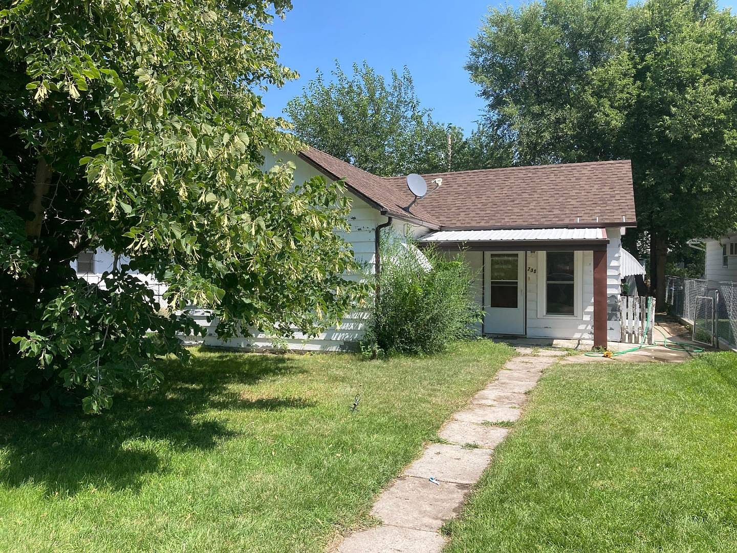 230 n ray st valentine ne 69201 mls 11017473 zillow