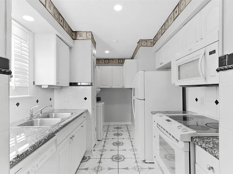 2800 Jeanetta St #709 — Photo 6