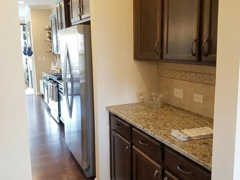 508 Excalibur Dr — Photo 5