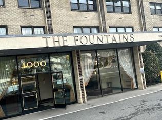 1000 Clove Rd APT LO, Staten Island, NY 10301