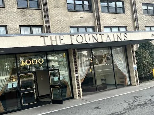 1000 Clove Rd APT Lo, Staten Island, NY 10301