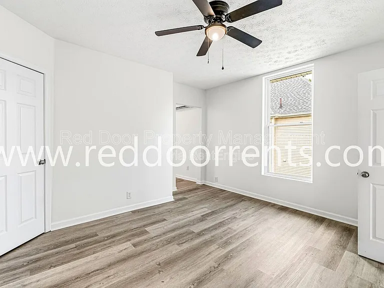 389 N Main St #E — Photo 9