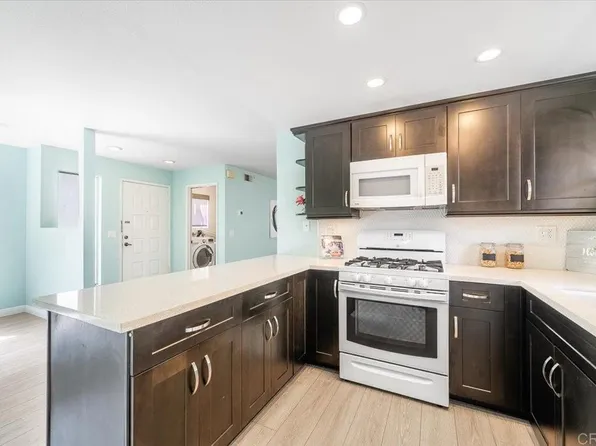 1320 Palomar Pl, Vista, CA 92084