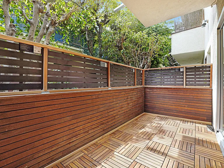 1241 9th St in Santa Monica. Steps to Wilshire Blvd! — Photo 4
