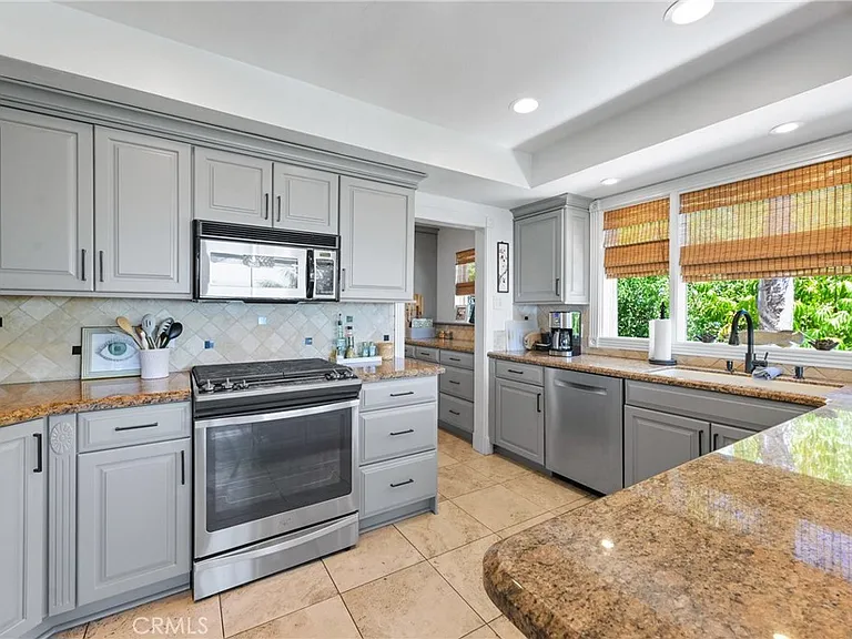 875 Coast View Dr — Photo 51