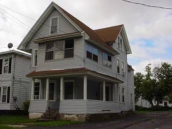 1st image of 213 Helen St