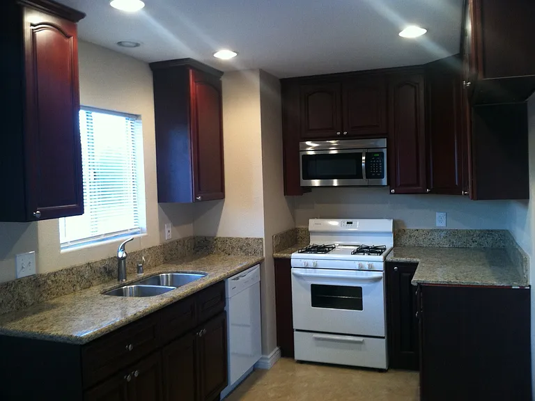 15398 Jasmine St — Photo 2