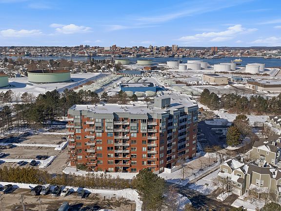 4th image of 148 Breakwater Drive #512