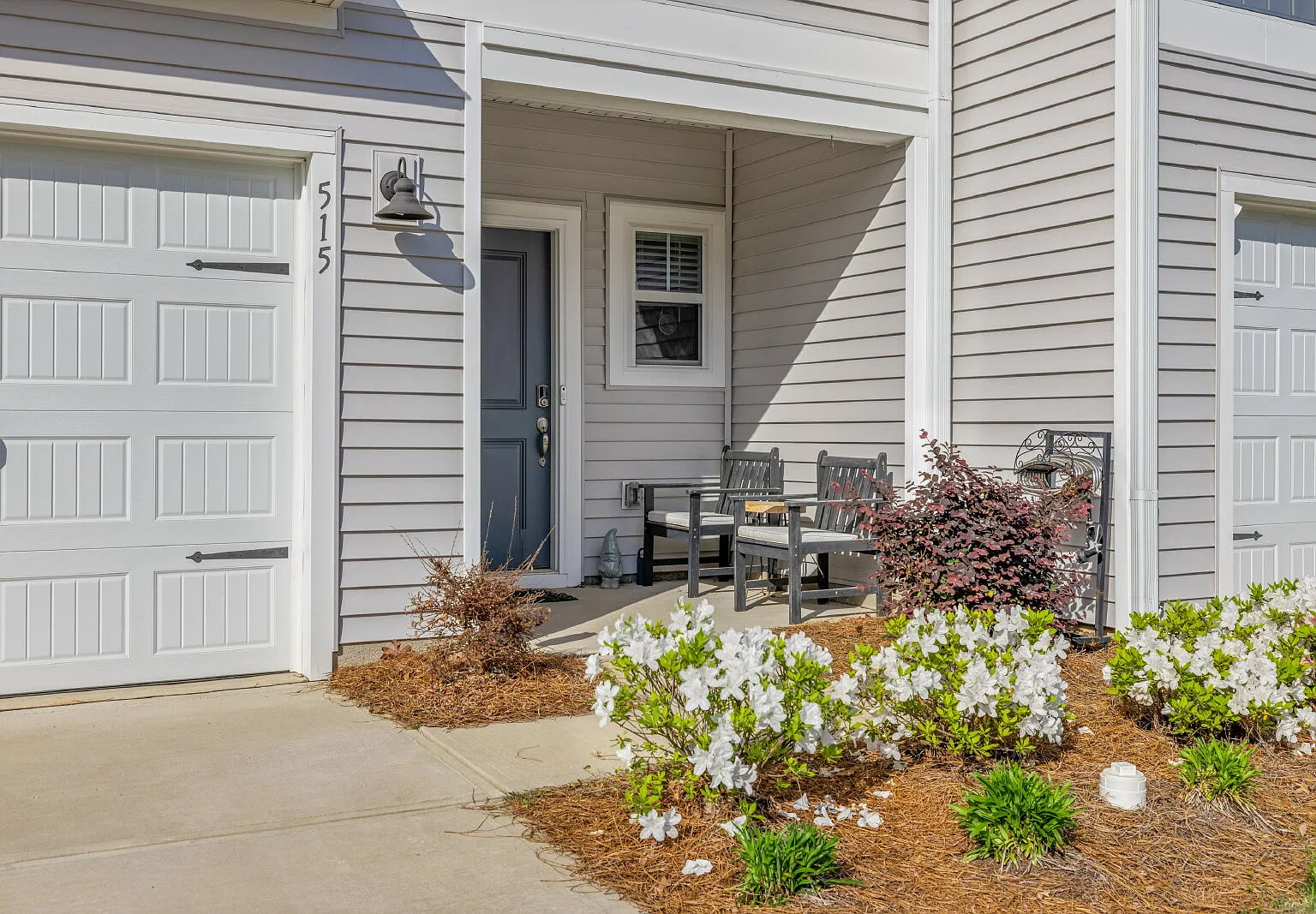 3 bed, 2.5 bath, 1438 sqft, $2,300 — Photo 2