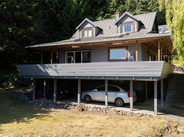 1038 Redcap St, North Cowichan, BC V9L 5X8