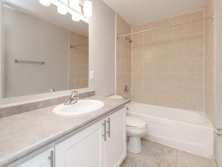 1223 Richmond St — Photo 14