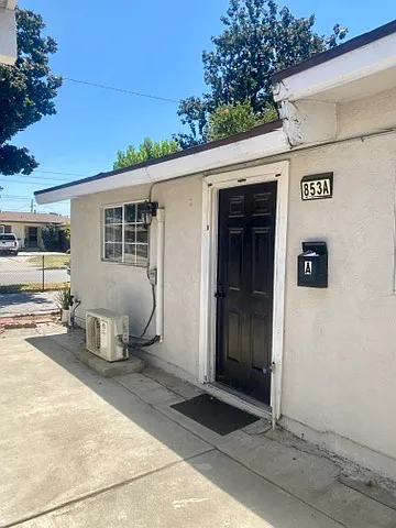 Studio, 600 sqft, $1,795 — Photo 2