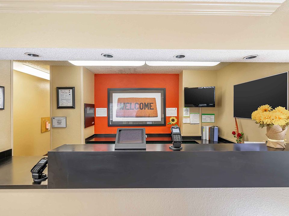 Lobby and Guest Check-in