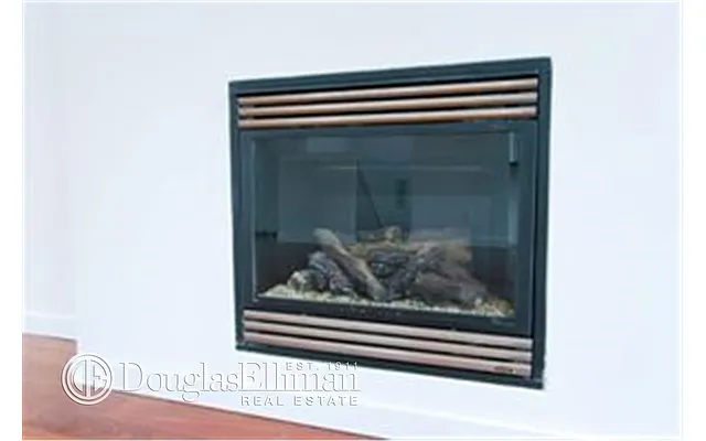 Rented by Douglas Elliman | media 7