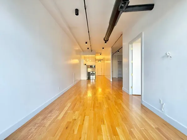 255 Mc Kibbin Street image 9 of 9