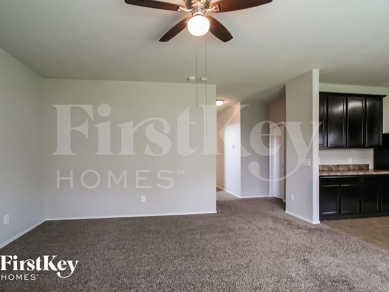 3 bed, 2.5 bath, 2432 sqft, $2,080 — Photo 4