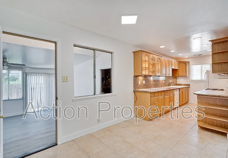 2280 Brentwood Ct — Photo 7