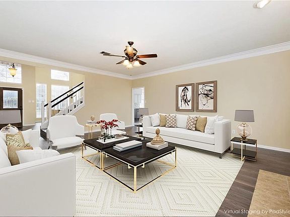 3rd image of 10116 Pinehurst Dr