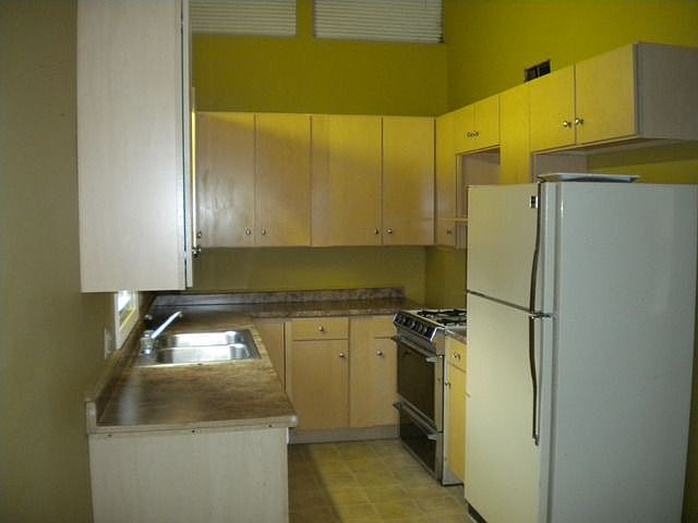 2nd image of 427 W Main St