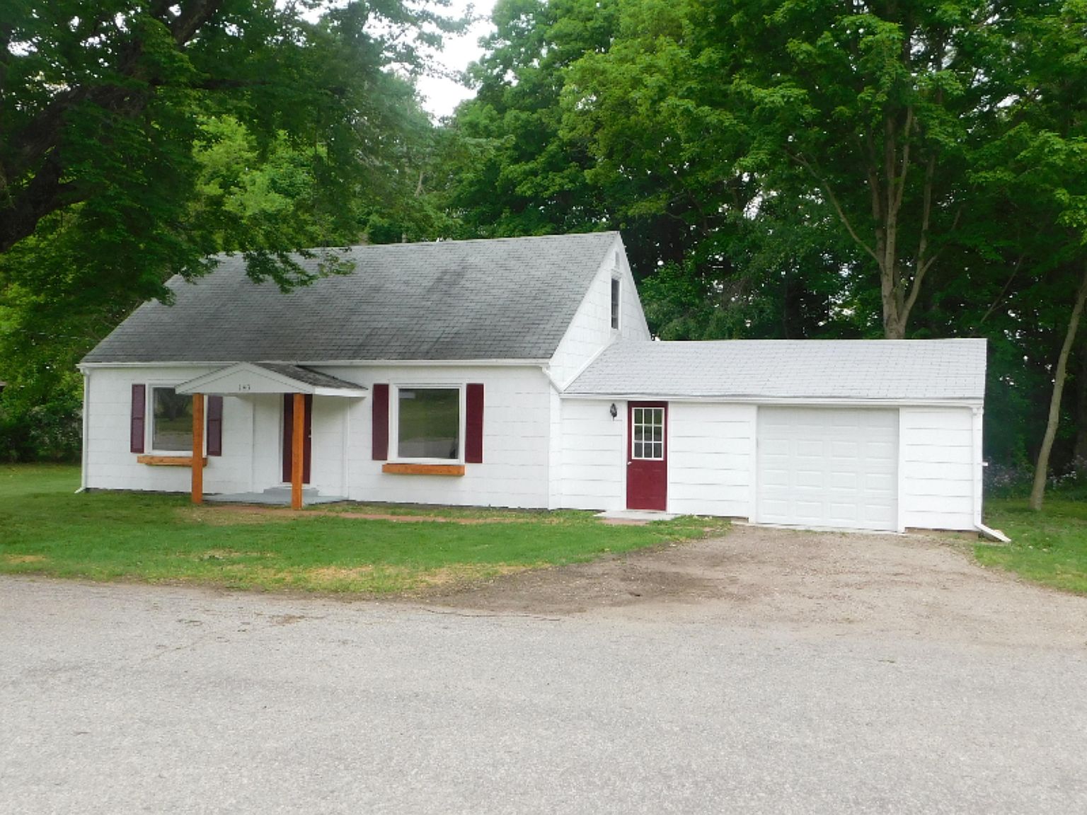 143 Main St, Newaygo, MI 49337 Zillow