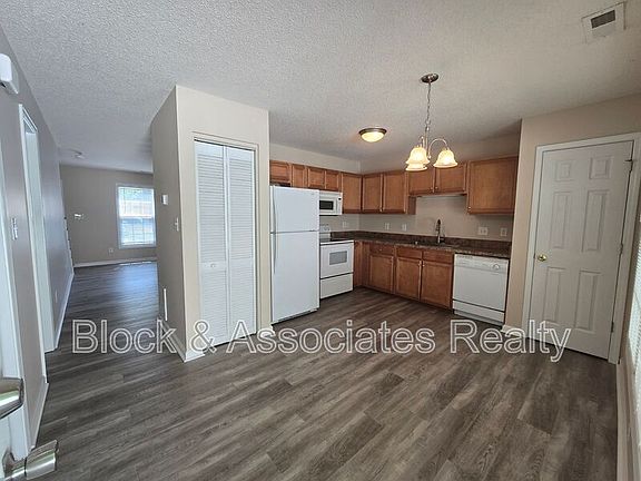 4th image of 108 Maple Grove Ct