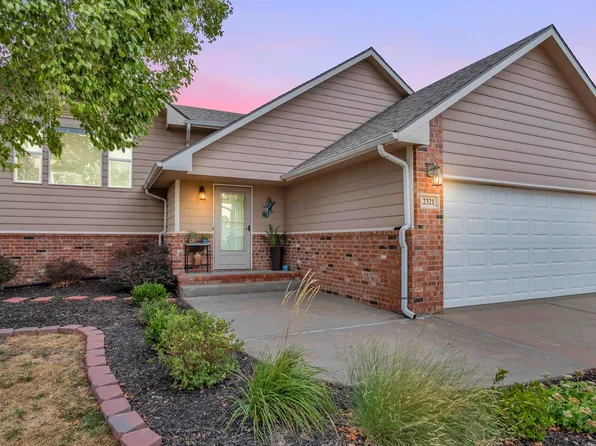 2321 Paddington Ave, Newton, KS 67114