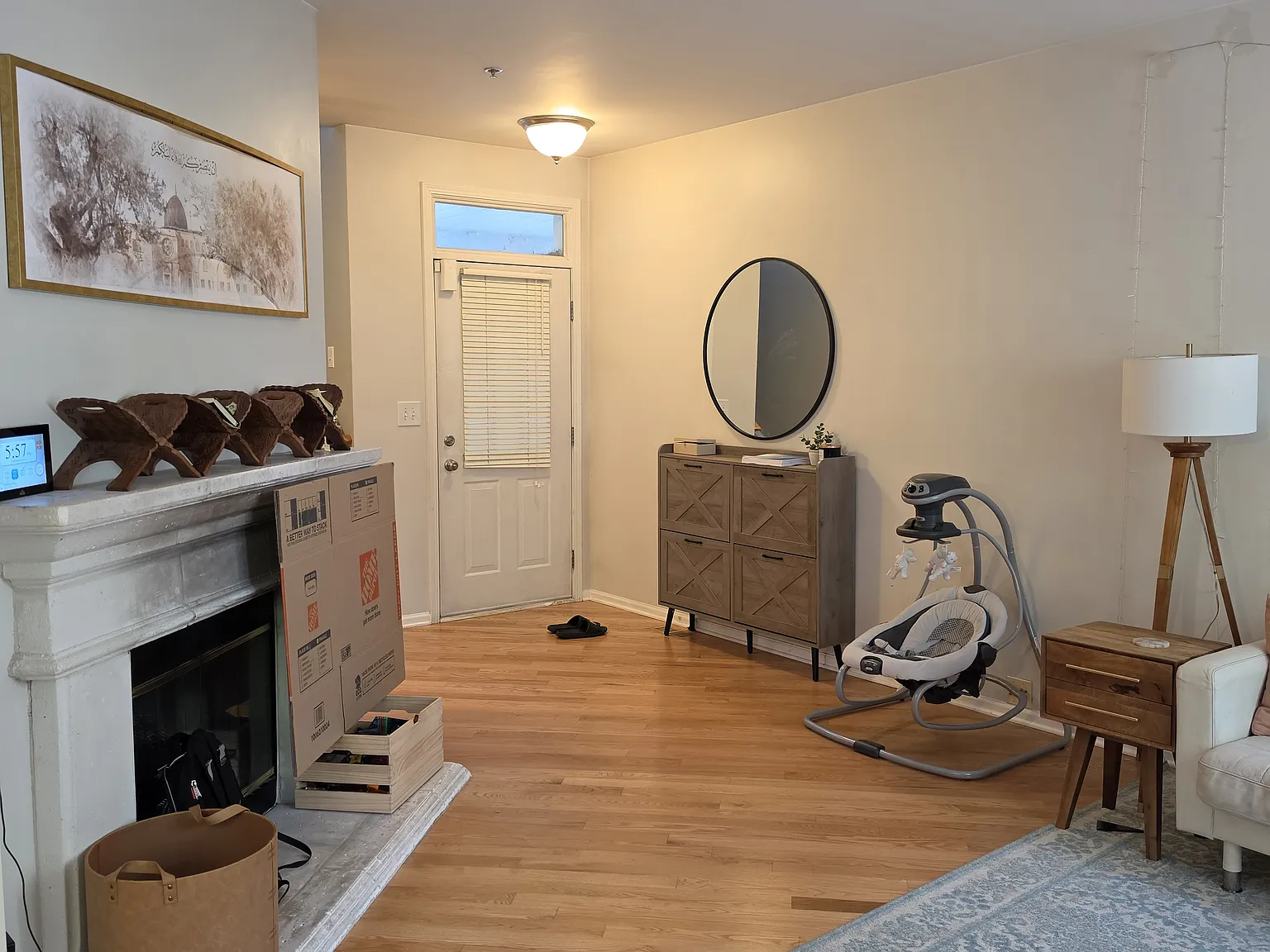 3 bed, 3.5 bath, 2400 sqft, $3,600 — Photo 3
