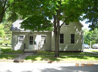 1306 10th St E, Menomonie, WI 54751