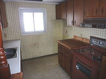 2nd image of 2001 Stevenson St