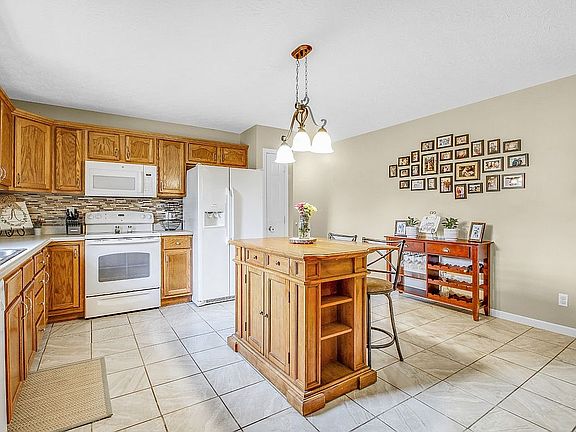 5th image of 189 Redwood Way