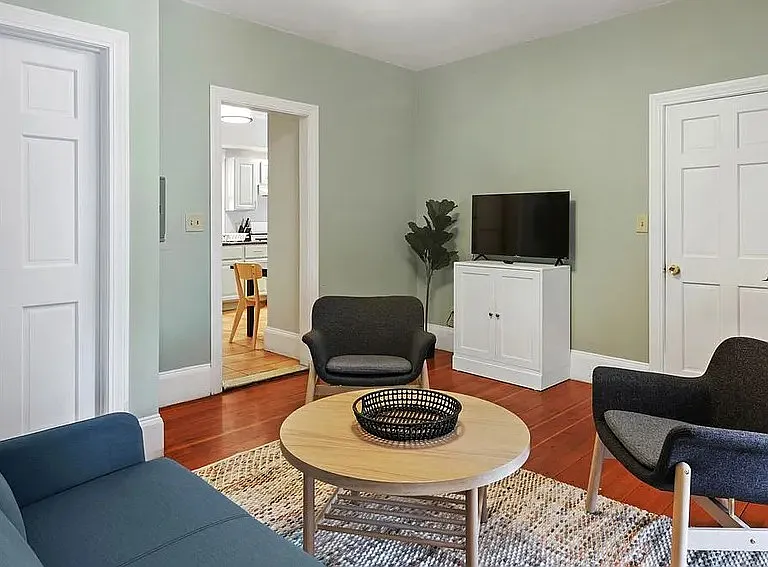 132 Chiswick Rd #A — Photo 7