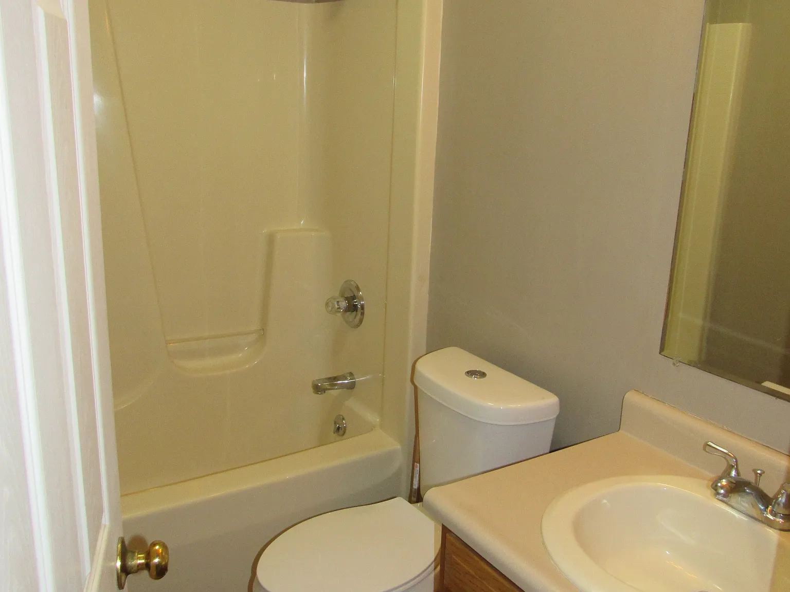 2 bed, $1,400 — Photo 2