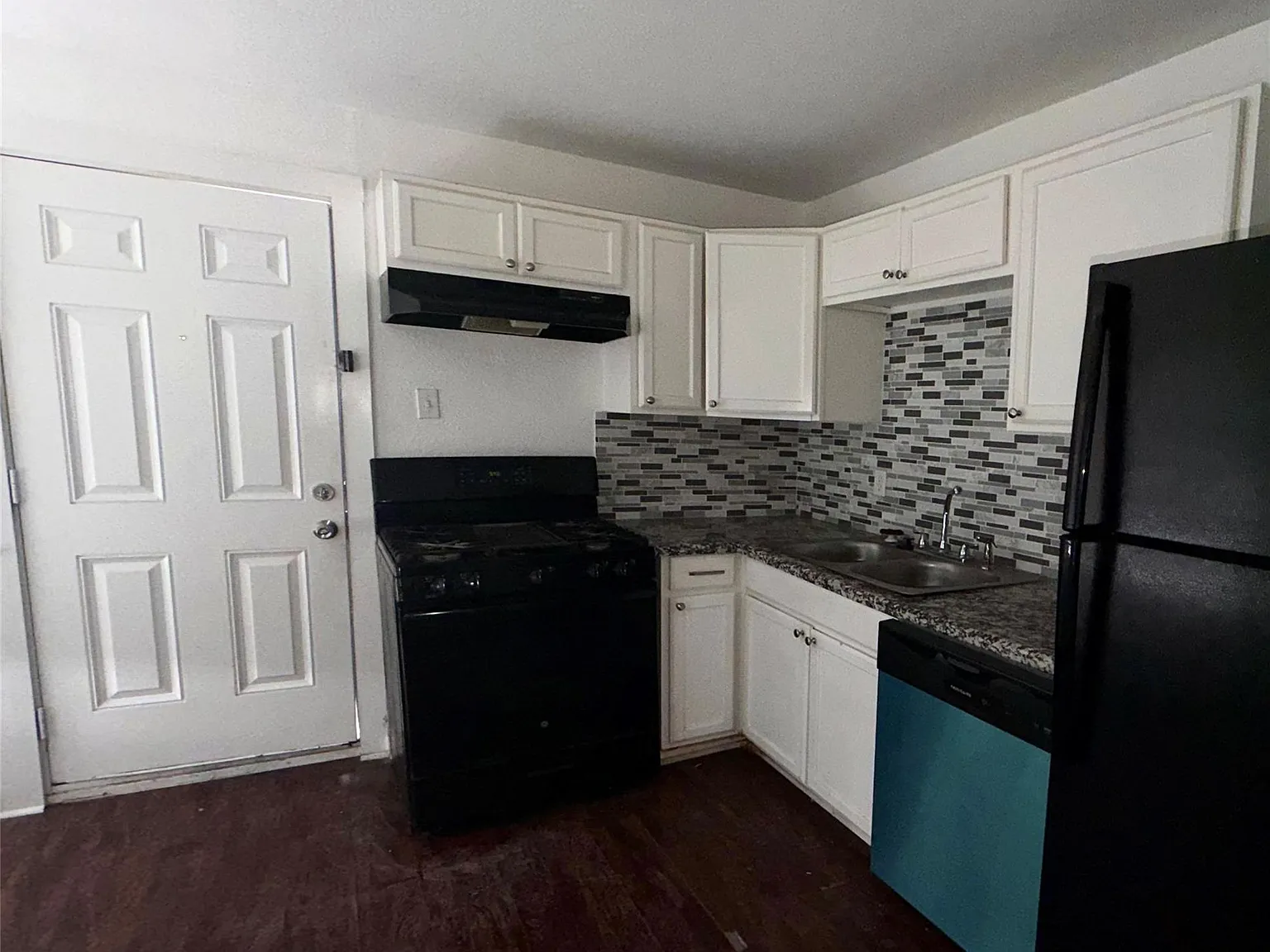 2 bed, 1.0 bath, 750 sqft, $825 — Photo 3