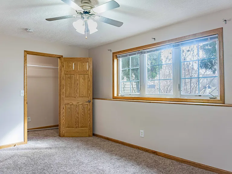 2112 Blake Ave — Photo 46