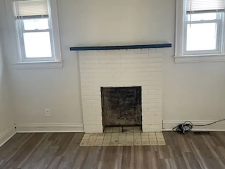 2333 Washington St W — Photo 9