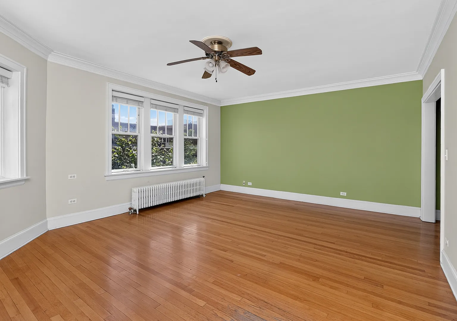 2 bed, 1273 sqft, $2,400 — Photo 4