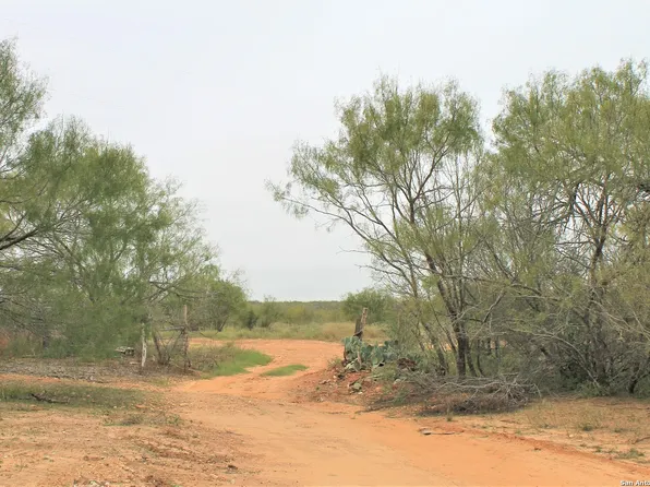 1097 Cr 652 Lot #6, Devine, TX 78016