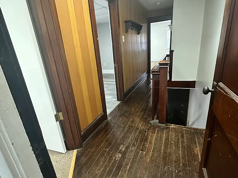 7 S Burhans Blvd — Photo 17