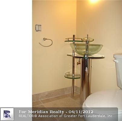 5th image of 3004 NE 5th Ter APT 208