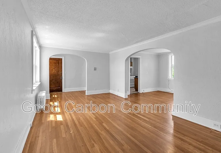 2106 Delaware Ave #10 — Photo 3