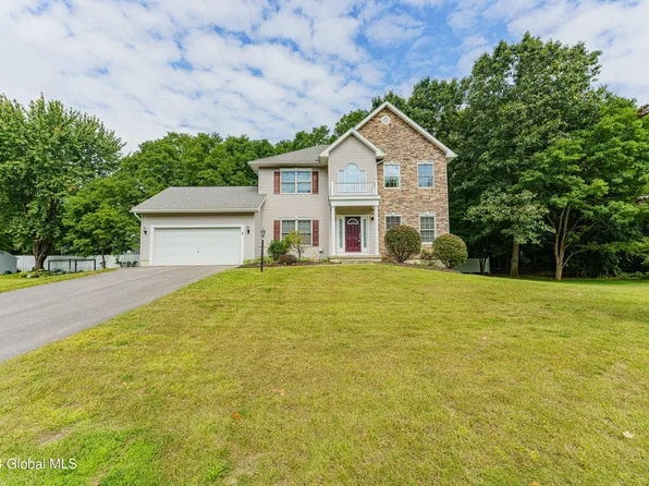 8 Ryan Court, Clifton Park, NY 12065