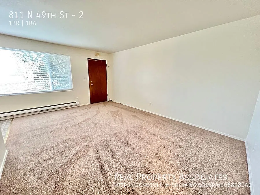 Lovely Wallingford/Fremont 1-Bed Apartment! **Off-Street Parking — Photo 4